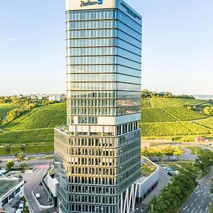 מלון Radisson Blu At Porsche Design Tower, שטוטגרט